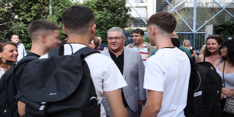 Δημήτρης Κουτσούμπας για νέα σχολική χρονιά: «Ξέρετε να παλεύετε συλλογικά, όλοι μαζί, χέρι-χέρι»