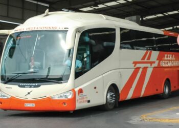 Καταγγελία Ηλιόπουλου για ΚΤΕΛ Κηφισού:  Οι αλλοδαποί κόβονται – «Ταξιδεύουν μόνο βράδυ για την ασφάλειά σας»