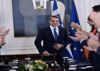 Οι «ακροκεντρώοι» του Μητσοτάκη – Πόσους Πασόκους μπορεί να αντέξει η ΝΔ;