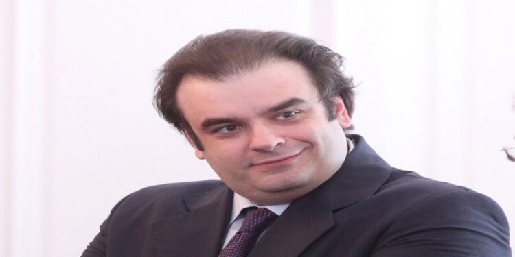 Άρθρο Πιερρακάκη στον Economist: Η Ευρώπη πρέπει να ακούσει τον Μάριο Ντράγκι