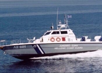 Λευκάδα: Βύθιση επαγγελματικού τουριστικού σκάφους έπειτα από φωτιά