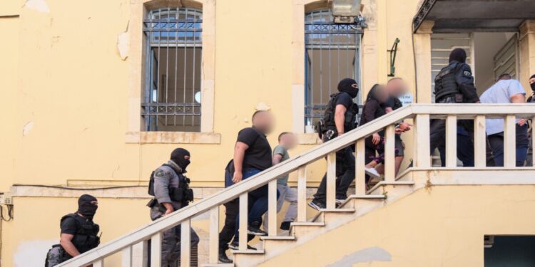 Μαφία της Κρήτης: Απολογίες για τη δικογραφία με την εκκλησιαστική περιουσία – Καταθέτουν αρχιμανδρίτης και επίσκοπος