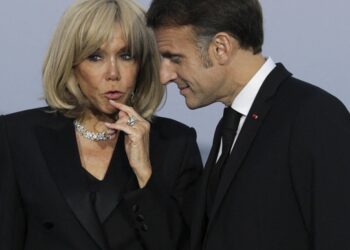 Μπριζίτ Μακρόν: Θα αποδείξω με στοιχεία ότι δεν γεννήθηκα άνδρας – Σε δημόσια δίκη