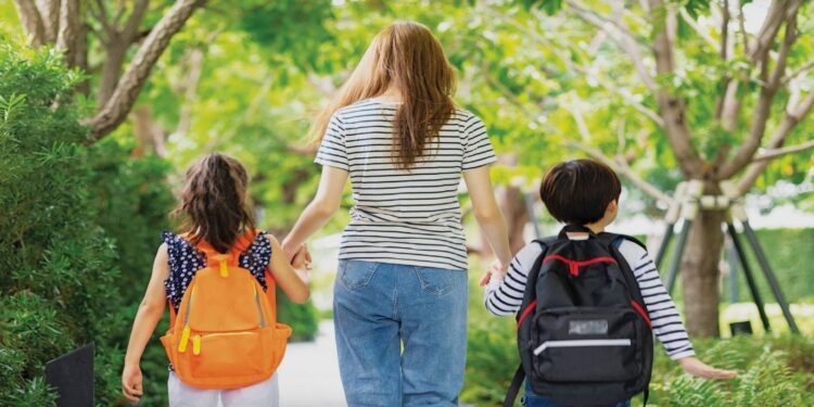 Αντίστροφη μέτρηση για το επίδομα παιδιού – «Κλειδώνει» η αύξηση