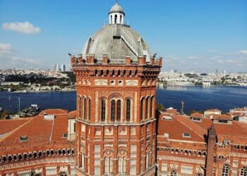 Μεγάλη του Γένους Σχολή: Γιατί… μετακομίζει – Τι φοβούνται στο Φανάρι