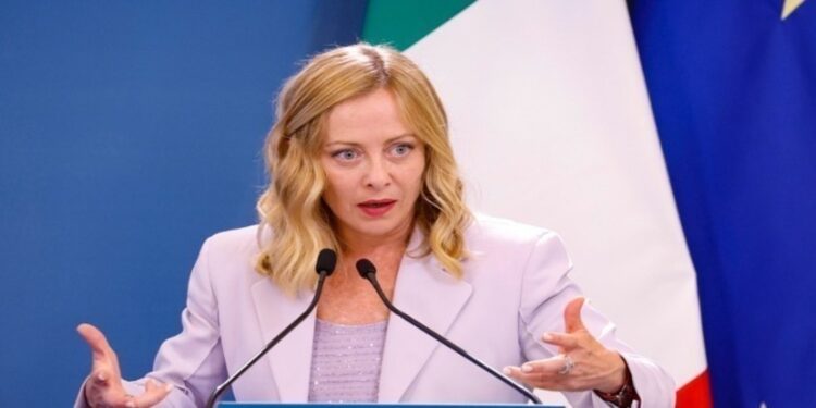 Μελόνι: «Aπό τα οικογενειακά τραπέζια της Κυριακής, θυμάμαι τις πάστες» – Αντιδρά η αντιπολίτευση