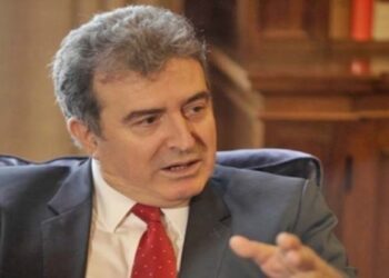 Χρυσοχοΐδης: «Εγκαθιστούμε εξειδικευμένους αστυνομικούς μέσα σε καταυλισμούς Ρομά»