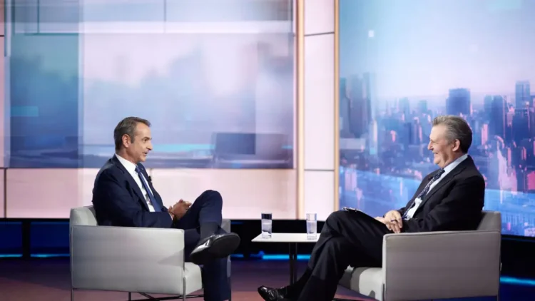 Μητσοτάκης στο Bloomberg: Στόχος μας να στηρίξουμε το διαθέσιμο εισόδημα των πολιτών