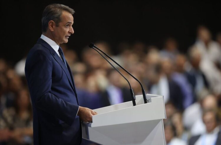 Κάτω από τη βάση παίρνει η ΝΔ μετά τα μέτρα στη ΔΕΘ – Δεν πείθουν οι παροχές της κυβέρνησης
