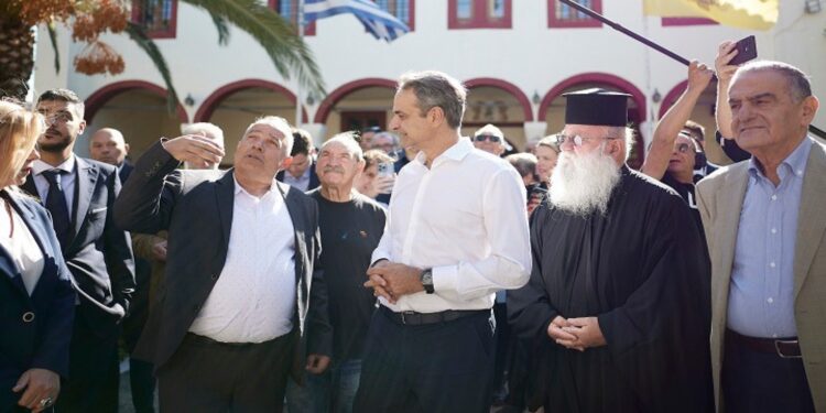 Μητσοτάκης: «Διορθώσαμε μια μεγάλη αδικία με την εξίσωση της μείωσης του ΦΠΑ για όλα τα νησιά κάτω των 20 χιλιάδων κατοίκων»