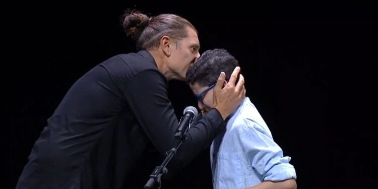 Βραβεία ΠΣΑΠΠ: Νίκησε τον καρκίνο και συγκίνησε ο μικρός Μιχαήλ Πάνου