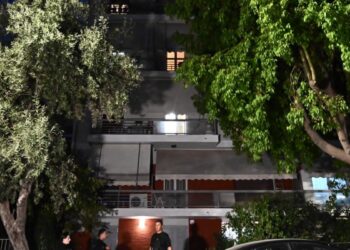 Θρίλερ στο Νέο Κόσμο με νεκρό ζευγάρι: «Η γυναίκα είχε σοβαρό πρόβλημα υγείας και εκείνος ήταν καταβεβλημένος», λέει γειτόνισσα