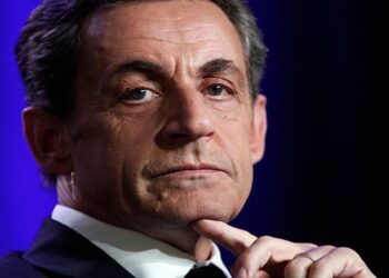 Ένοχος ο Σαρκοζί για τον παράνομο χρηματισμό από Καντάφι