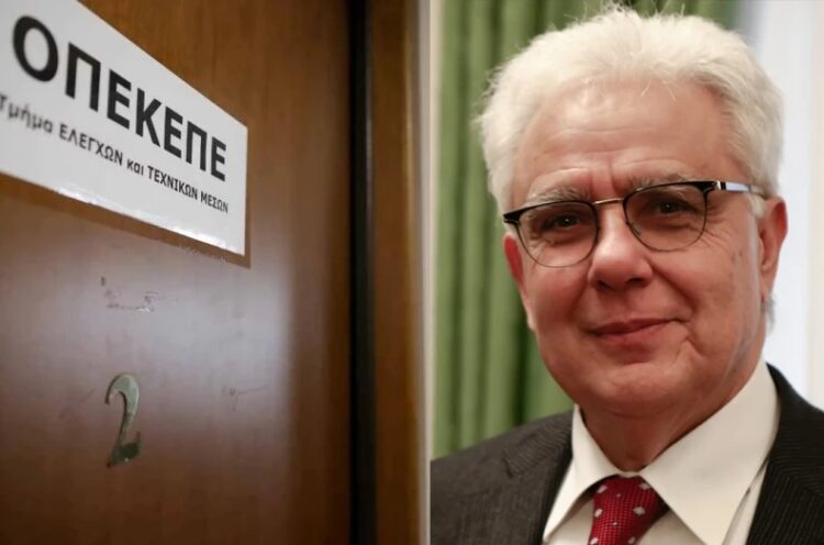 Ο Σαλάτας επιμένει να δίνει Μυλωνάκη