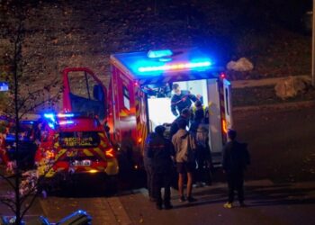 Νορμανδία: Όχημα «καρφώθηκε» σε πεζούς