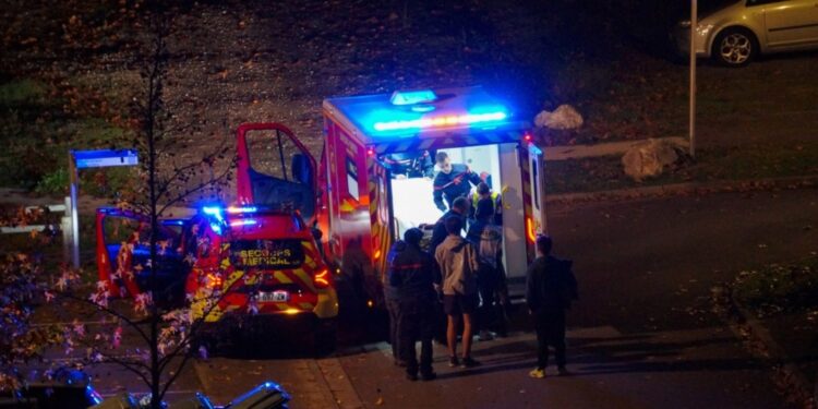 Νορμανδία: Όχημα «καρφώθηκε» σε πεζούς