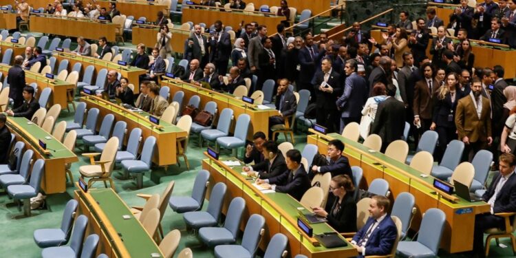 Σε άδειες καρέκλες μίλησε ο Νετανιάχου στον ΟΗΕ – Μαζικές αποχωρήσεις πριν την ομιλία του