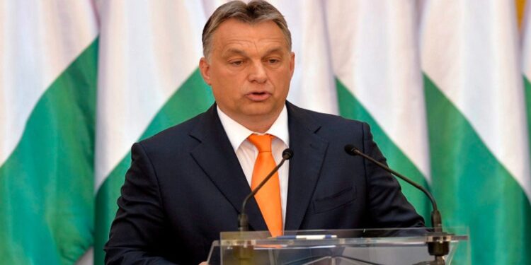 Όρμπαν και Τραμπ τα είπαν τηλεφωνικώς για ενεργειακή ασφάλεια