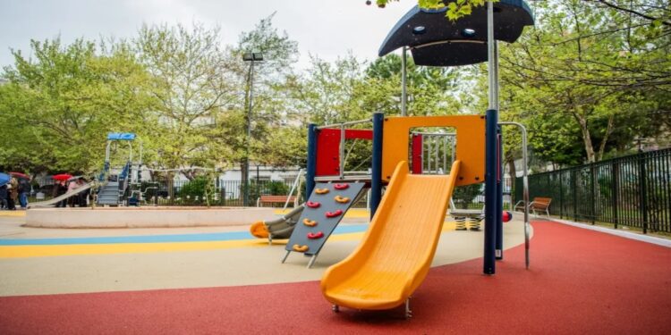 Αυτές είναι οι 16 ανακαινισμένες παιδικές χαρές του δήμου Αθηναίων
