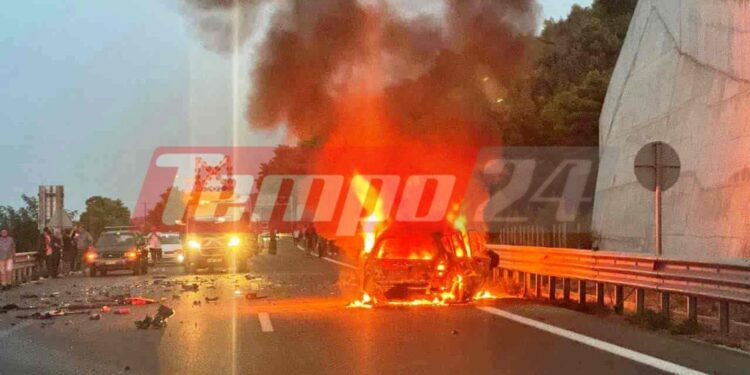 Αχαΐα: Τροχαίο με δύο νεκρούς και δύο τραυματίες (Βίντεο – Φωτογραφίες)