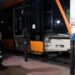 Σύγκρουση τραμ με λεωφορείο στον Πειραιά – Ποια είναι η πιθανή αιτία του ατυχήματος