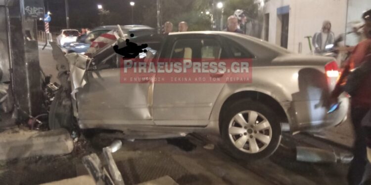 Θανατηφόρο τροχαίο στον Πειραιά: Νεκρός ο οδηγός και διασωληνωμένη η συνοδηγός