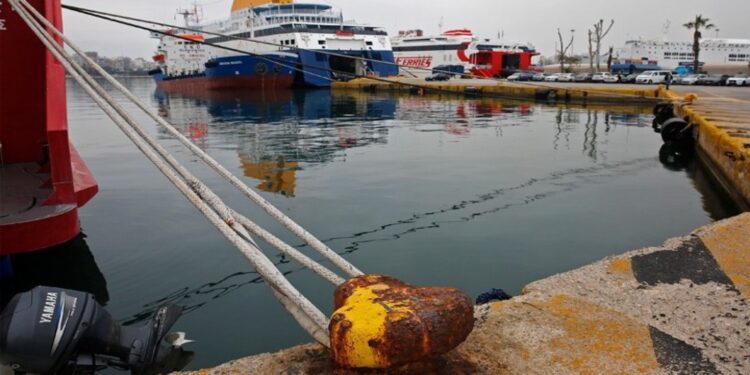 Απαγορευτικό απόπλου στα λιμάνια του Πειραιά, του Λαυρίου και της Ραφήνας