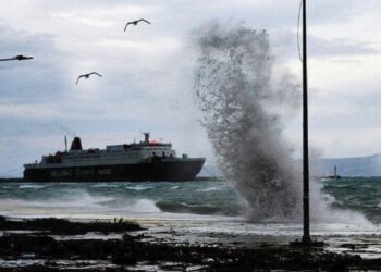 Συνεχίζεται το απαγορευτικό απόπλου έως το μεσημέρι – Για ποιες περιοχές ισχύει