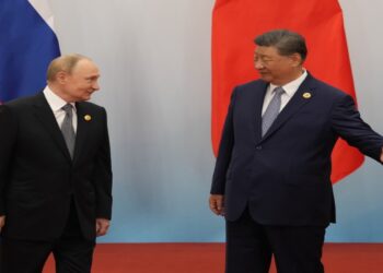Το διπλωματικό φλερτ Πούτιν – Σι στην Κίνα: Ο Ρώσος Πρόεδρος επαίνεσε τη δύναμη των δεσμών μεταξύ Μόσχας και Πεκίνου