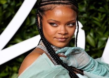 Γέννησε η Ριάνα το τρίτο της παιδί και είναι κορίτσι