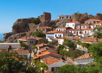 Σε αυτά τα 19 νησιά θα μειωθεί ο ΦΠΑ