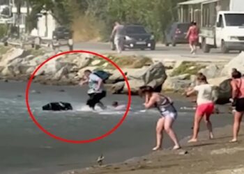 Σκιάθος: Τουρμπίνες αεροπλάνου εκτόξευσαν στη θάλασσα βαλίτσες τουριστών και ένα… παιδί