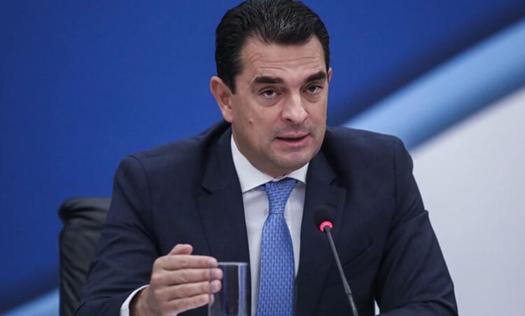 Παραδοχή από Σκρέκα: Η ελληνική οικονομία δεν υπεραποδίδει -Τι είπε για ΟΠΕΚΕΠΕ