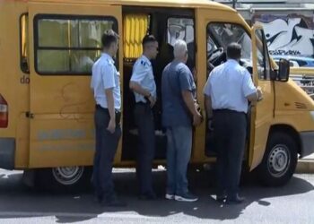 Τροχαίο με άδειο σχολικό στη Συγγρού