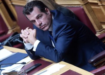 Στο στόχαστρο της αντιπολίτευσης ο Πλεύρης και το νομοσχέδιο για το μεταναστευτικό 