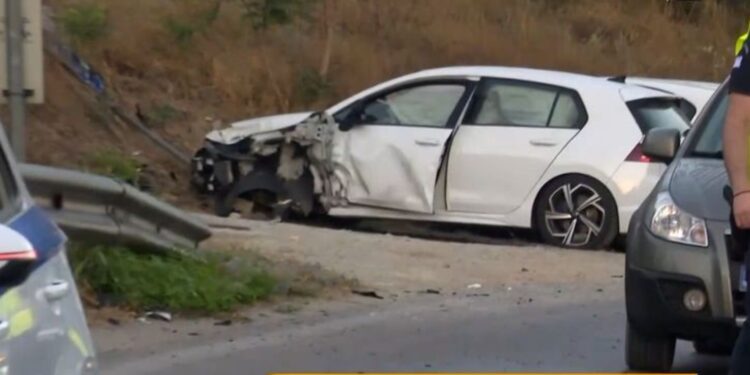 Θεσσαλονίκη: Καραμπόλα τριών οχημάτων στη Μουδανιών – Ένας τραυματίας