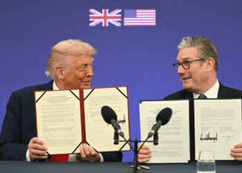 Deal πολλών δις ανάμεσα σε ΗΠΑ – Βρετανία: Τι προβλέπουν οι διμερείς συμφωνίες Τραμπ – Στάρμερ