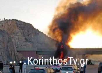 Ανατροπή φορτηγού στην Εθνική Αθηνών-Κορίνθου (Βίντεο)