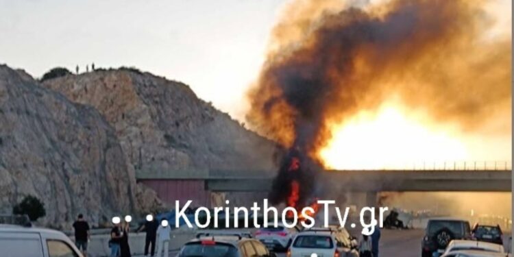 Ανατροπή φορτηγού στην Εθνική Αθηνών-Κορίνθου (Βίντεο)