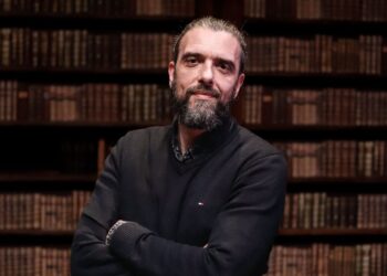 Τσαφούλιας: «Στερούμε από τους γονείς των Τεμπών να κάνουν ό,τι θέλουν με τις σορούς των παιδιών τους»