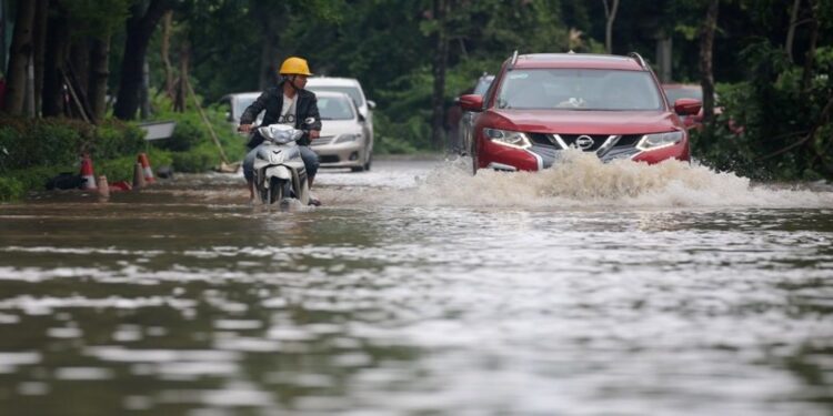 Βιετνάμ: Ένας νεκρός και 12 αγνοούμενοι από το πέρασμα του τυφώνα Μπουαλόι