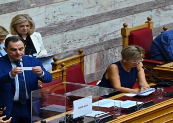 Βουλή: Κληρώθηκε το Δικαστικό Συμβούλιο για τον Καραμανλή