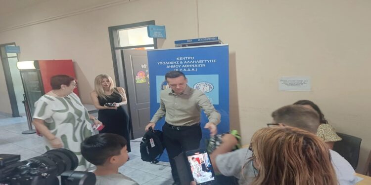Δωρεάν σχολικά είδη από τον Δήμο Αθηναίων – Δούκας: «Είμαστε πάντα εδώ για να στηρίξουμε τους πιο ευάλωτους»