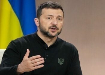 Ζελένσκι: Οι Ρώσοι αξιωματούχοι πρέπει να τερματίσουν τον πόλεμο ή να βρουν καταφύγια – Τι είπε για την προεδρία