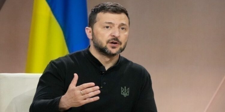 Ζελένσκι: Οι Ρώσοι αξιωματούχοι πρέπει να τερματίσουν τον πόλεμο ή να βρουν καταφύγια – Τι είπε για την προεδρία