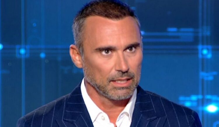 Καπουτζίδης: Γιατί δεν έδειξα ανοιχτά γκέι τον Σπύρο του «Παρά Πέντε» – Η μεγάλη επιστροφή