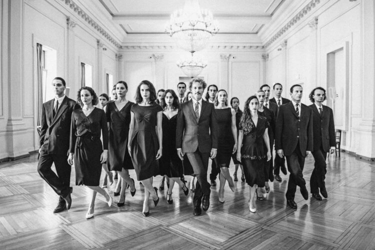 Εθνικό Θέατρο: Αναβιώνει το «Kontakthof» της Pina Bausch 37 χρόνια μετά