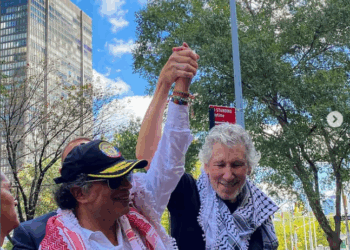 Roger Waters για Bono: Είναι εντελώς καθίκι