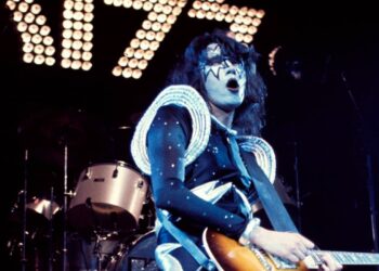 Πέθανε ο κιθαρίστας των KISS Έις Φρέιλι