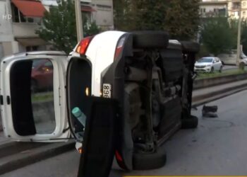 Θεσσαλονίκη: Αυτοκίνητο ντελαπάρισε στη μέση του δρόμου